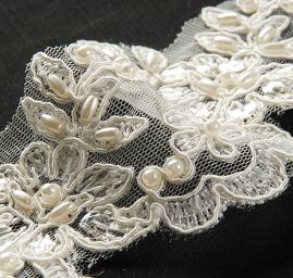 Krajka lem slonová kost perličky/flitry/korálky