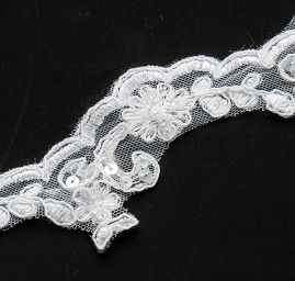 Krajka lem vzdušná na tylu korálky/flitry bílá