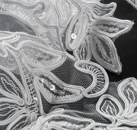 Krajka lem květinový motiv sněhově bílá