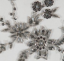 Krajka výšivka na tylu rokajl/korály/flitry šedá