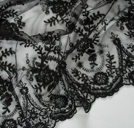 Krajka výšivka na tylu květinová černá