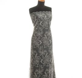 Krajka jemná výšivka na tylu smetanová 