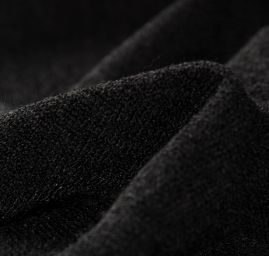 Úplet teplejší s nízkým vlasem černý