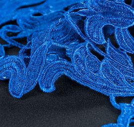 Efektní hrubá krajka květ/onrament royal