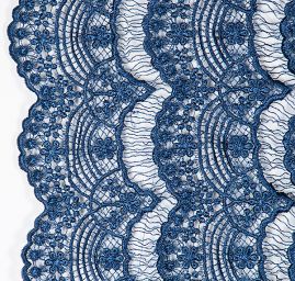 Efektní hrubá krajka motiv květy/vlnky tmavší modrá