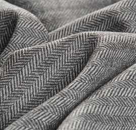 Kostýmová vlněná látka vzor rybí kost sv.šedá