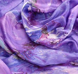 Hedvábný satén vzor abstrakní malba fialová