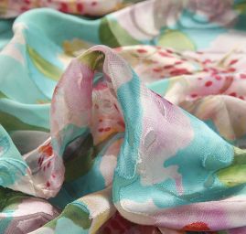 Hedvábný atlas žakár lilie 