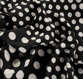 Kostýmová látka oboustranná puntík černá/bílá