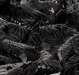 Hrubá krajka černá