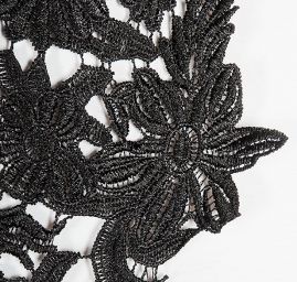 Hrubá krajka černá