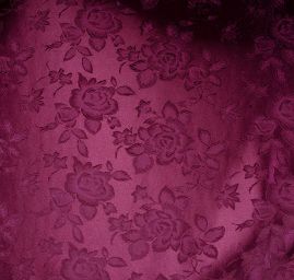Brokát krojový nepružný tmavě fialovovínová