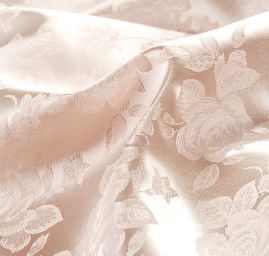 Brokát krojový nepružný světlý oříšek