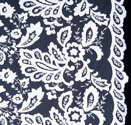 Efektní krajka vyšívaný tyl v barvě slonové kosti