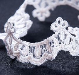 Efektní krajka lem smetanová