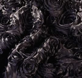 Satén se stužkovou aplikací růží černá