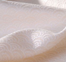 Brokát žakárová látka drobný vzor smetanová