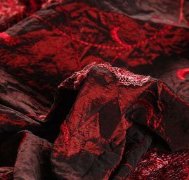 Krešovaný taft žakárový výšivka květů červená