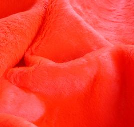 Imitace kožešiny neonově červená