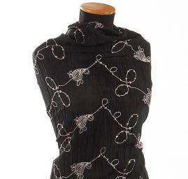 Taft kreš doplněn výšivkou černá/bílá