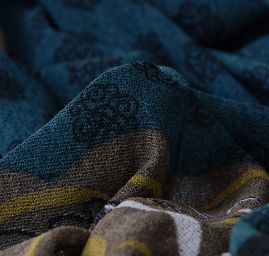 Úplet žoržetového vzhledu kupón petrolej