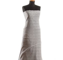 Hrubá krajka drobný květinový vzor lomená bílá