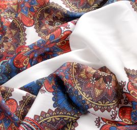 Mikado tkanina tisk paisley/květinový ornament