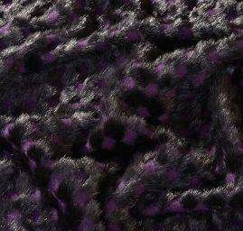 Pletenina s imitací kožešiny vzor kostky fialovočerná