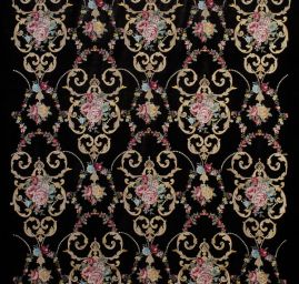 Samet s barokní květinovou výšivkou černý