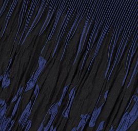 Látka kupón dva tvarované kraje černo/modrá