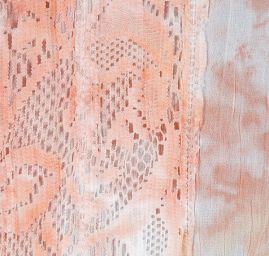 Šifon plise krajková aplikace s batikou pastel růžový