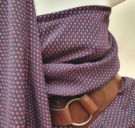 Viskozová šatová látka drobný vzor modrá