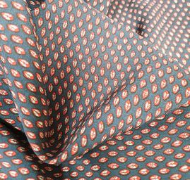 Viskozová šatová látka drobný vzor modrá