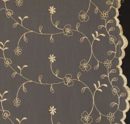 Krajka vyšívaná na tylu s květy