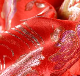 Látka brokát květinový motiv