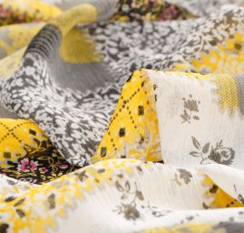 Jemný pružný šifon motiv patchwork žlutá