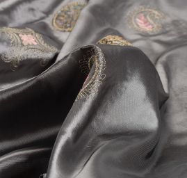 Vyšívaný taft vzor v marockém stylu stříbrný II.jakost