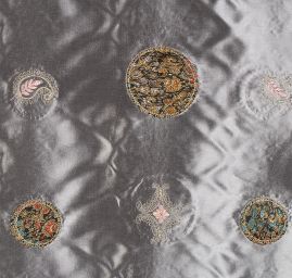 Vyšívaný taft vzor v marockém stylu stříbrný II.jakost