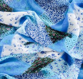 Jemný pružný šifon motiv patchwork modrá