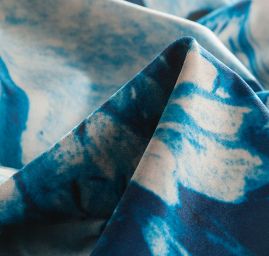 Sametová dekorační látka tisk pávi modrá