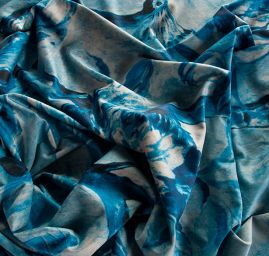 Sametová dekorační látka tisk pávi modrá