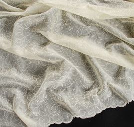 Organza s jemnou lurexovou výšivkou 