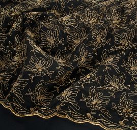 Krajka motiv květu zlatá výšivka ny černém tylu