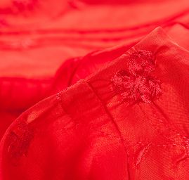 Vyšívaný taft motiv květy/pruhy červený