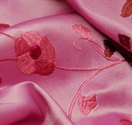 Vyšívaný taft - drobné pnoucí se květy, starorůžový