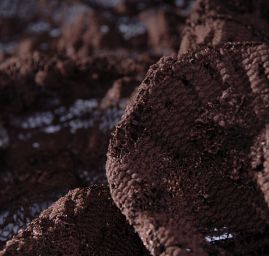 Efektní krajka tm. hnědá