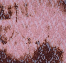 Pružná romantická krajka batika hnědá/starorůžová