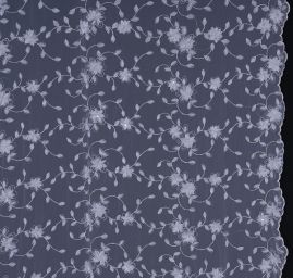 Efektní krajka vyšívaný tyl s plastickými květy