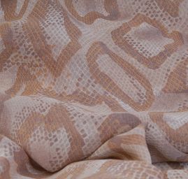 Látka šifon vzor hadí kůže režná