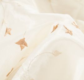 Vyšívaný taft drobný květinový vzor béžová/smetanová